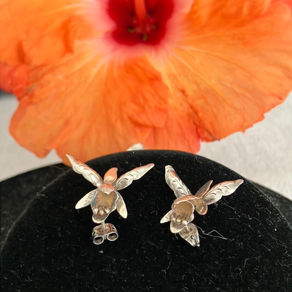 Beautiful Vintage Petite Sterling Orchid Earrings - Picture 9 of 15